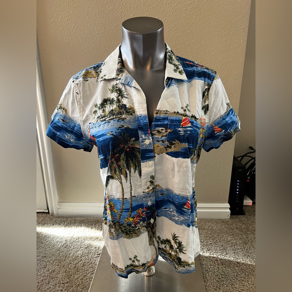 Gap Hawaiian Button Down Shirt